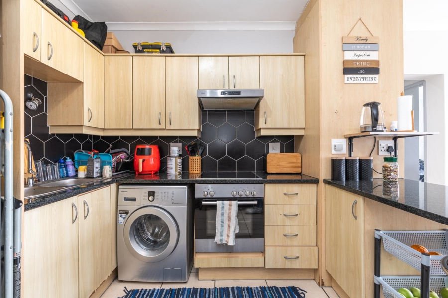 2 Bedroom Property for Sale in Royal Ascot Western Cape